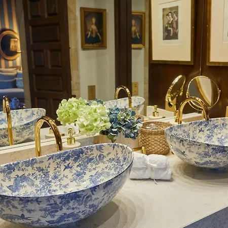 Helguera Palacio Boutique & Antique Hotell 5*
