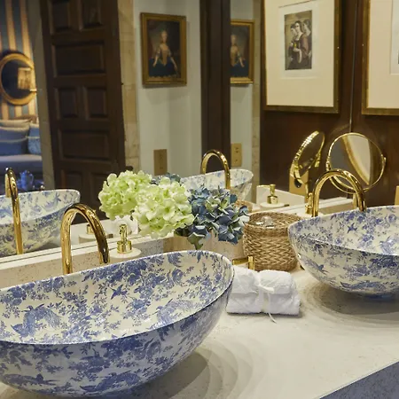 Helguera Palacio Boutique & Antique Hotell Vargas