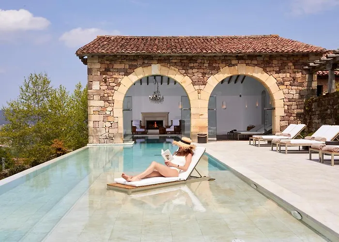 Helguera Palacio Boutique & Antique 5* Vargas