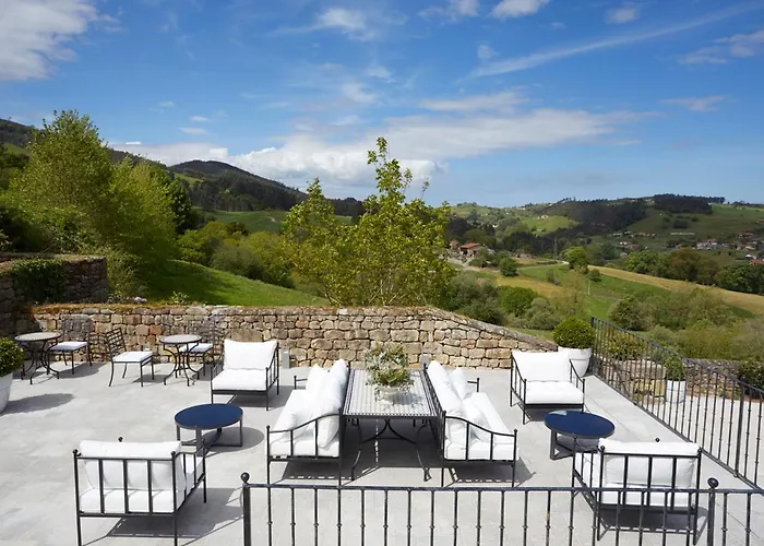 Helguera Palacio Boutique & Antique Vargas