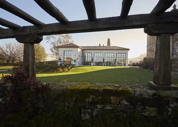 Helguera Palacio Boutique & Antique Vargas