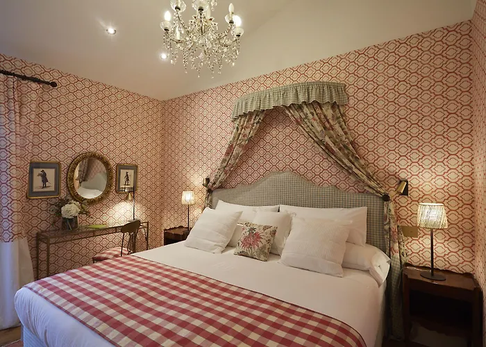 Helguera Palacio Boutique & Antique 5* Vargas